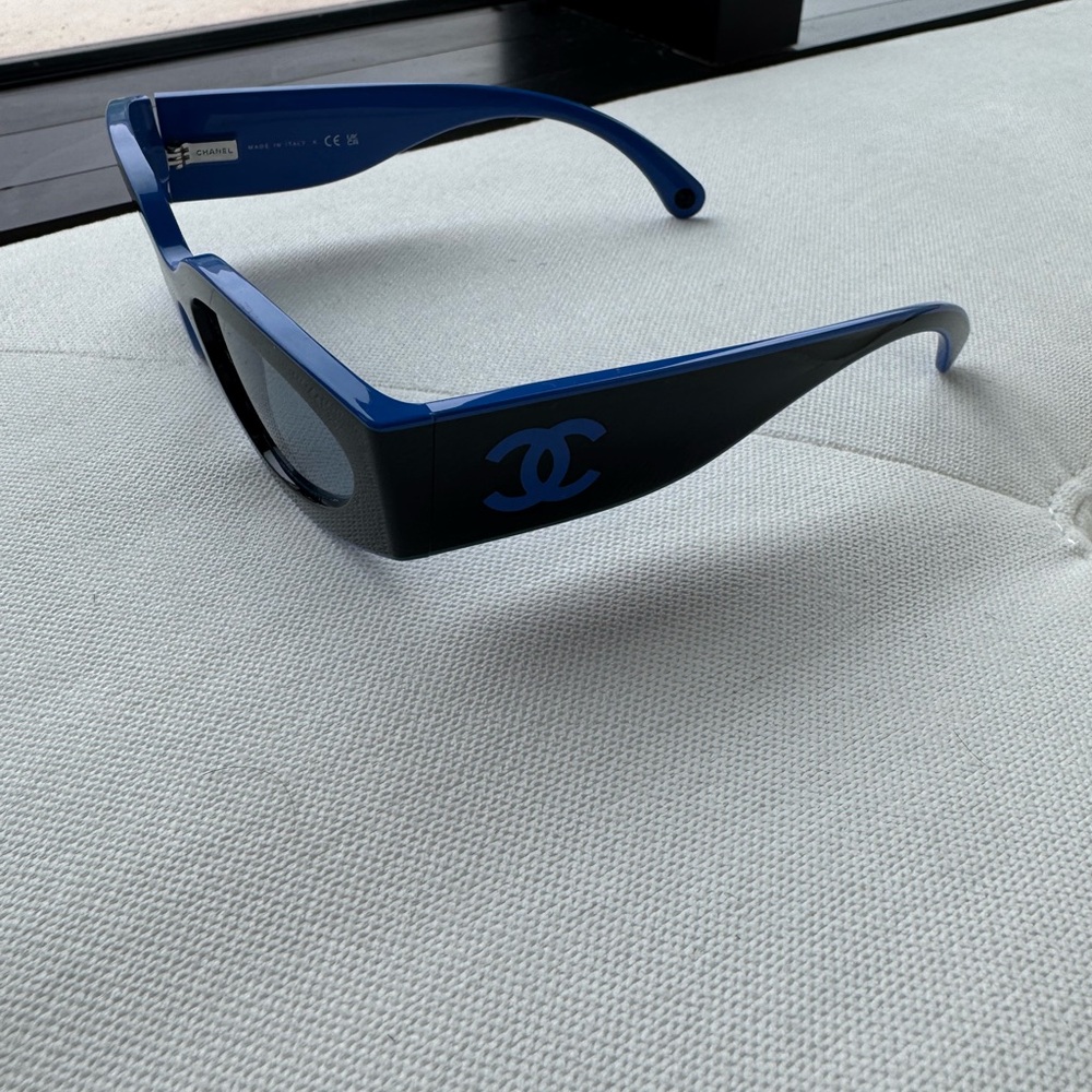 Chanel Blue and Black Logo Sunglasses - Picture 5 of 6